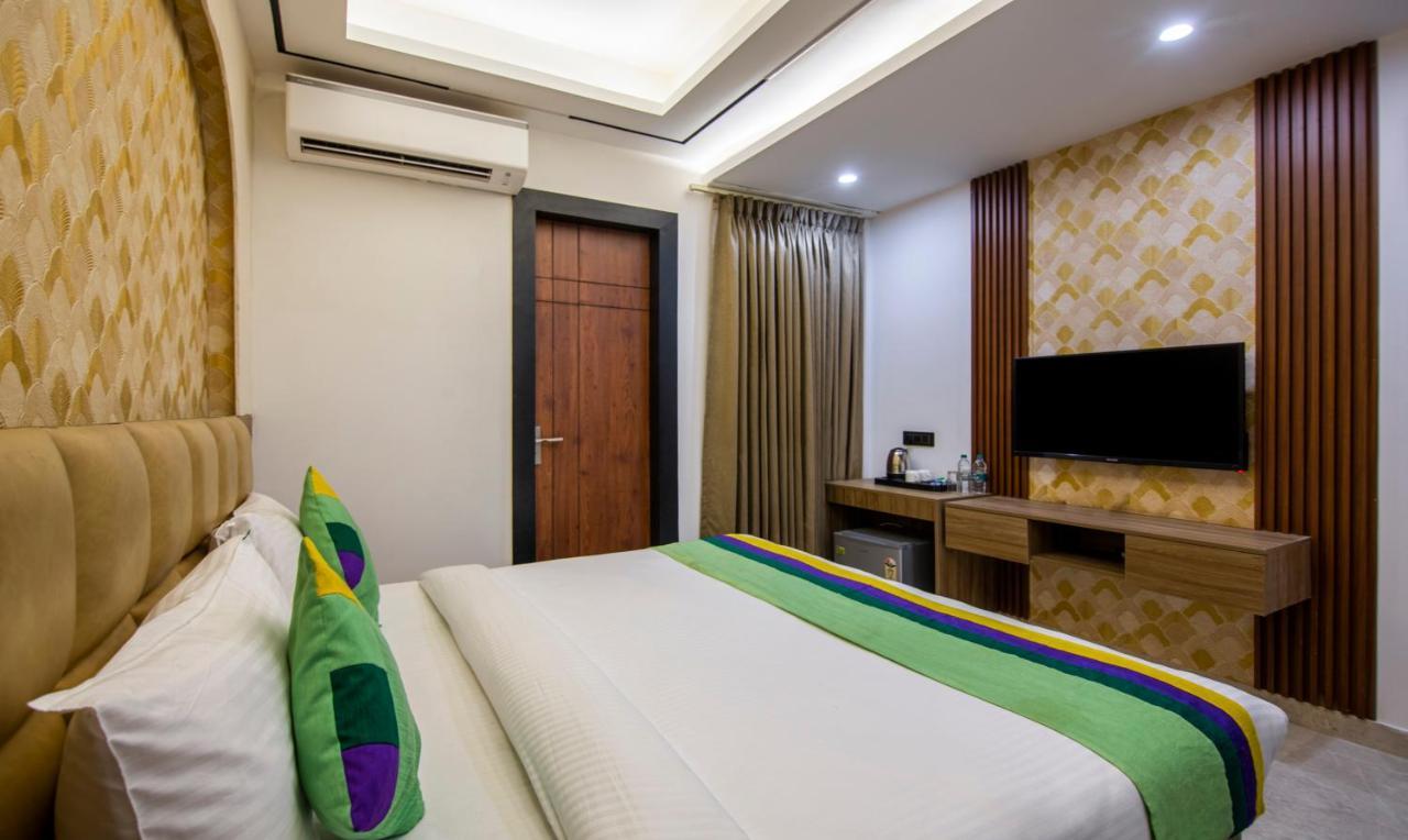 Hotel Treebo The Armani Near Igi Airport à New Delhi Extérieur photo